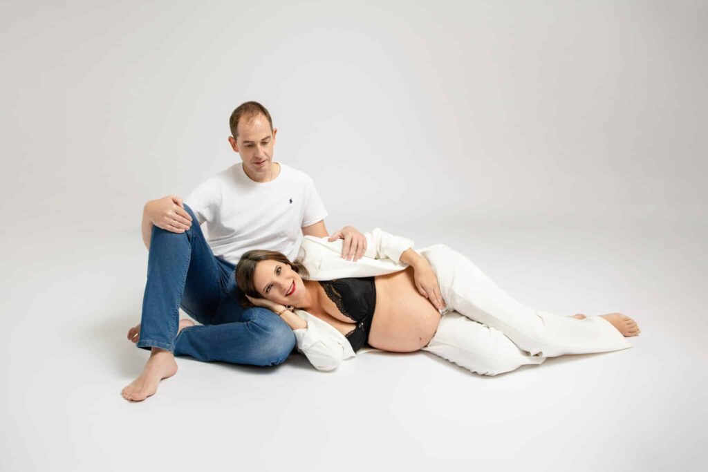 Fotos de embarazo en pareja en Madrid: la magia de vivirlo juntos en pareja